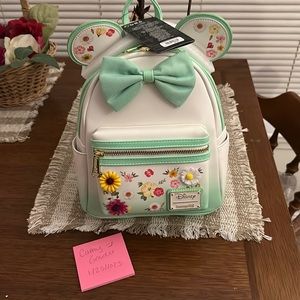 NWT Boxlunch Exclusive Floral Minnie Ears Backpack